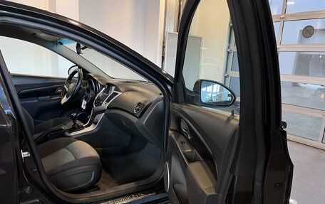 Chevrolet Cruze II, 2010 год, 280 000 рублей, 23 фотография