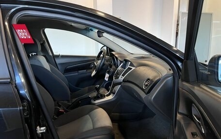 Chevrolet Cruze II, 2010 год, 280 000 рублей, 25 фотография