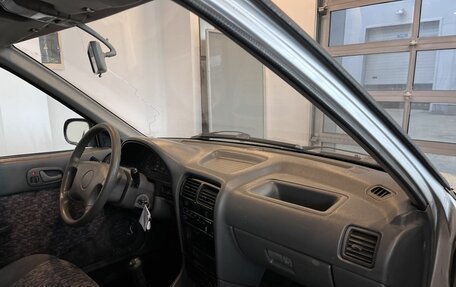 Suzuki Swift II, 2002 год, 60 000 рублей, 12 фотография