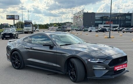 Ford Mustang VI рестайлинг, 2020 год, 2 350 000 рублей, 2 фотография