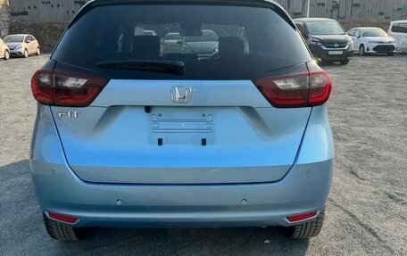 Honda Fit, 2021 год, 1 200 000 рублей, 32 фотография