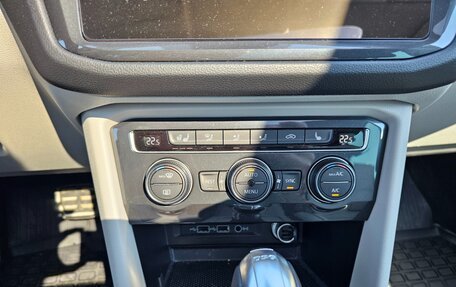 Volkswagen Tiguan II, 2019 год, 3 250 000 рублей, 17 фотография