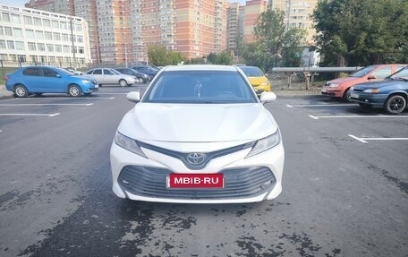 Toyota Camry, 2019 год, 1 650 000 рублей, 3 фотография
