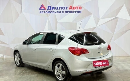 Opel Astra J, 2013 год, 560 000 рублей, 5 фотография