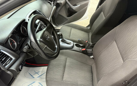 Opel Astra J, 2013 год, 560 000 рублей, 11 фотография
