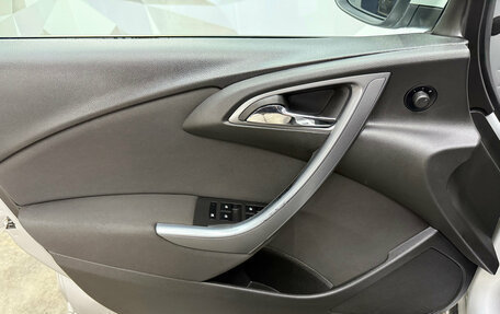 Opel Astra J, 2013 год, 560 000 рублей, 13 фотография