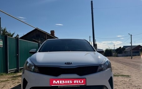 KIA Rio IV, 2021 год, 1 650 000 рублей, 3 фотография