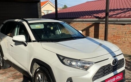 Toyota RAV4, 2019 год, 2 650 000 рублей, 1 фотография