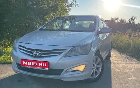 Hyundai Solaris II рестайлинг, 2015 год, 750 000 рублей, 1 фотография