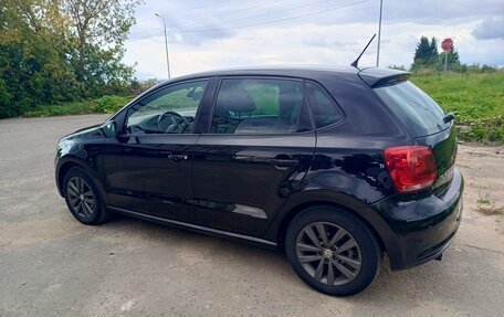 Volkswagen Polo VI (EU Market), 2010 год, 730 000 рублей, 2 фотография