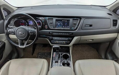 KIA Carnival III, 2019 год, 2 995 000 рублей, 10 фотография