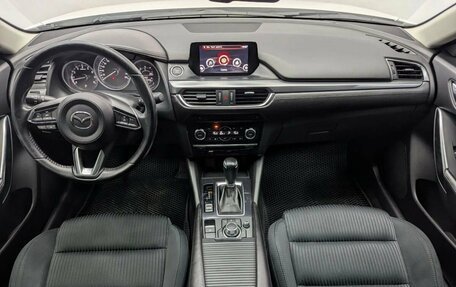 Mazda 6, 2017 год, 1 849 000 рублей, 13 фотография