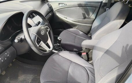 Hyundai Solaris II рестайлинг, 2013 год, 630 000 рублей, 9 фотография