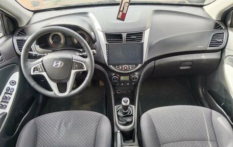 Hyundai Solaris II рестайлинг, 2013 год, 630 000 рублей, 13 фотография