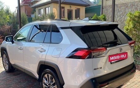Toyota RAV4, 2019 год, 2 650 000 рублей, 3 фотография