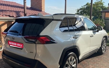 Toyota RAV4, 2019 год, 2 650 000 рублей, 2 фотография