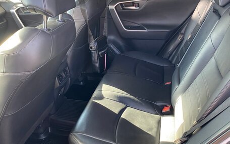 Toyota RAV4, 2019 год, 2 650 000 рублей, 8 фотография
