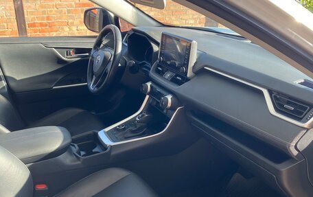 Toyota RAV4, 2019 год, 2 650 000 рублей, 7 фотография