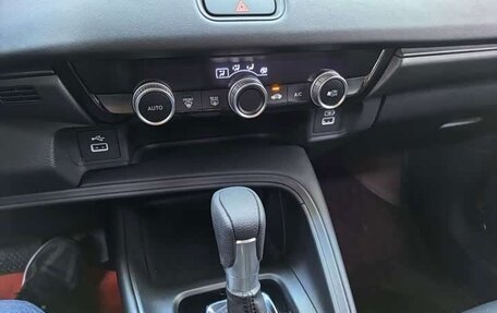 Honda Vezel, 2023 год, 1 842 000 рублей, 10 фотография