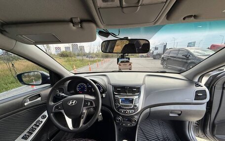 Hyundai Solaris II рестайлинг, 2015 год, 1 000 000 рублей, 11 фотография