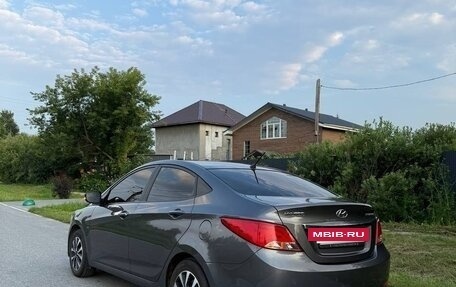 Hyundai Solaris II рестайлинг, 2015 год, 1 000 000 рублей, 4 фотография