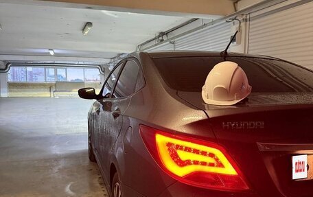 Hyundai Solaris II рестайлинг, 2015 год, 1 000 000 рублей, 24 фотография