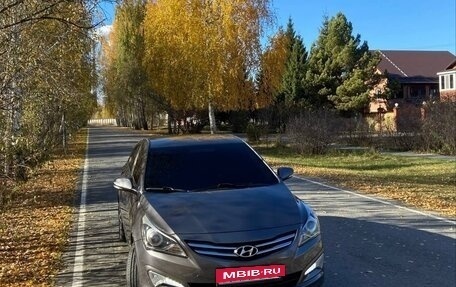 Hyundai Solaris II рестайлинг, 2015 год, 1 000 000 рублей, 26 фотография