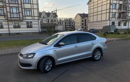 Volkswagen Polo VI (EU Market), 2011 год, 365 000 рублей, 3 фотография