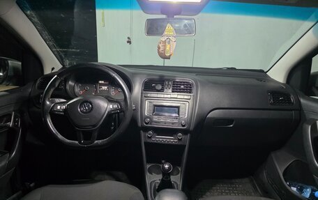 Volkswagen Polo VI (EU Market), 2017 год, 800 000 рублей, 3 фотография