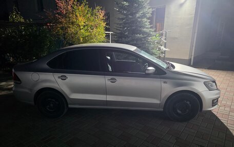 Volkswagen Polo VI (EU Market), 2017 год, 800 000 рублей, 2 фотография
