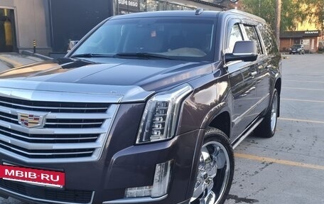 Cadillac Escalade IV, 2015 год, 3 200 000 рублей, 18 фотография