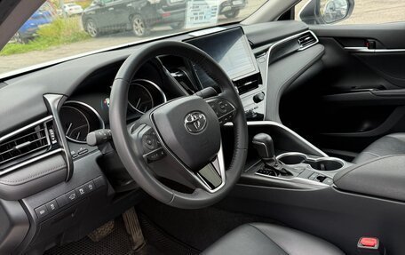 Toyota Camry, 2022 год, 3 550 000 рублей, 4 фотография