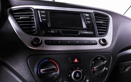 Hyundai Solaris II рестайлинг, 2017 год, 809 000 рублей, 11 фотография