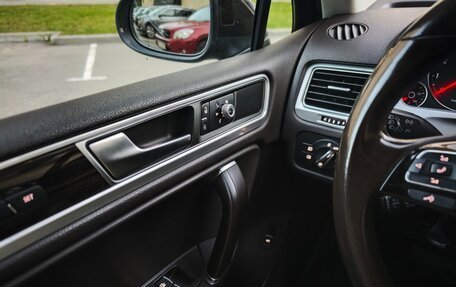 Volkswagen Touareg III, 2015 год, 2 950 000 рублей, 8 фотография