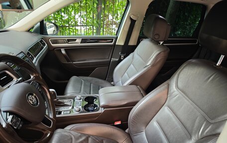 Volkswagen Touareg III, 2015 год, 2 950 000 рублей, 13 фотография
