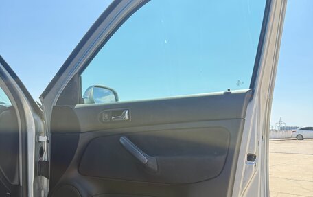 Volkswagen Golf IV, 2003 год, 350 000 рублей, 32 фотография