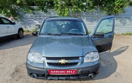 Chevrolet Niva I рестайлинг, 2017 год, 650 000 рублей, 3 фотография