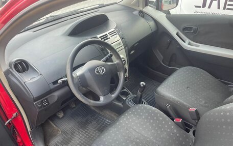 Toyota Yaris III рестайлинг, 2007 год, 388 000 рублей, 9 фотография