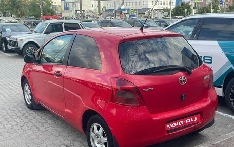 Toyota Yaris III рестайлинг, 2007 год, 388 000 рублей, 8 фотография