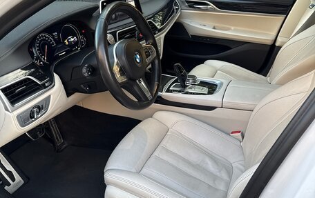 BMW 7 серия, 2018 год, 3 450 000 рублей, 12 фотография
