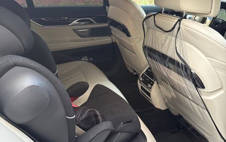BMW 7 серия, 2018 год, 3 450 000 рублей, 10 фотография