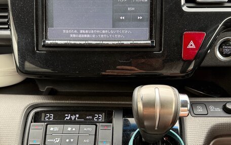 Honda Stepwgn IV, 2018 год, 1 800 000 рублей, 13 фотография
