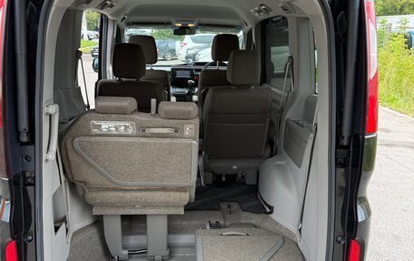 Honda Stepwgn IV, 2018 год, 1 800 000 рублей, 8 фотография