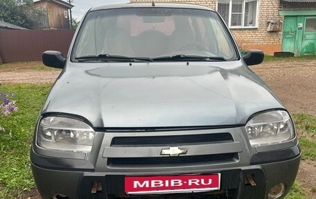 Chevrolet Niva I рестайлинг, 2005 год, 230 000 рублей, 1 фотография