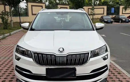 Skoda Karoq I, 2023 год, 1 750 000 рублей, 2 фотография