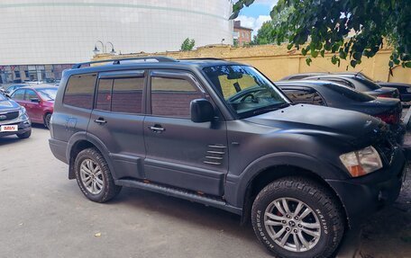 Mitsubishi Pajero III рестайлинг, 2003 год, 700 000 рублей, 2 фотография