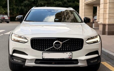 Volvo V90 Cross Country I рестайлинг, 2017 год, 3 300 000 рублей, 3 фотография
