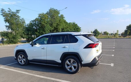 Toyota RAV4, 2022 год, 3 599 999 рублей, 5 фотография