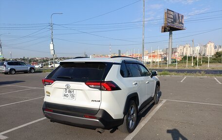 Toyota RAV4, 2022 год, 3 599 999 рублей, 8 фотография