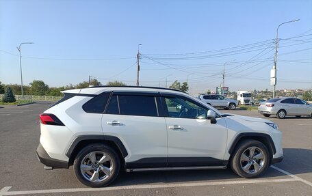 Toyota RAV4, 2022 год, 3 599 999 рублей, 10 фотография
